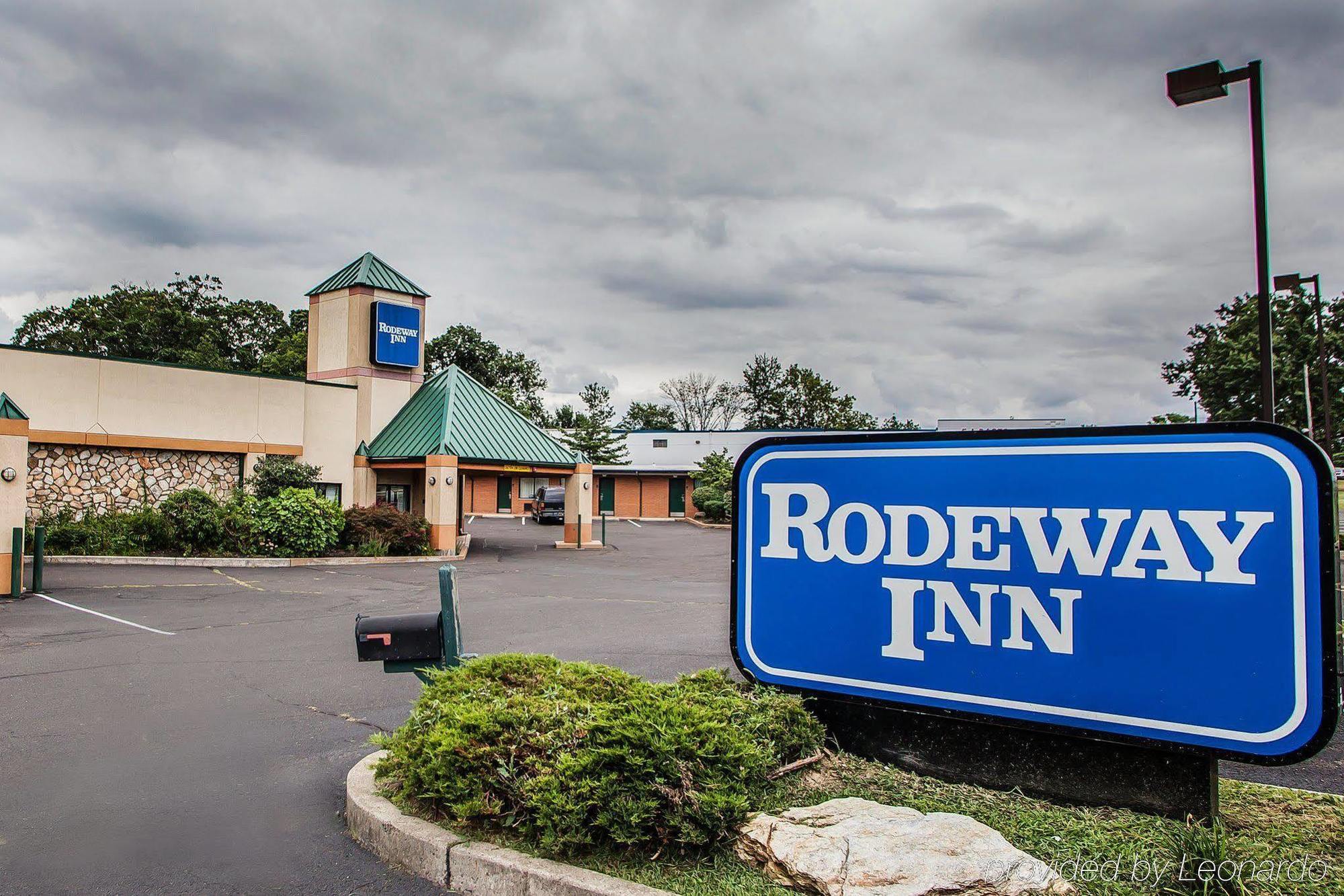 Rodeway Inn Conference Center Montgomeryville Exteriör bild