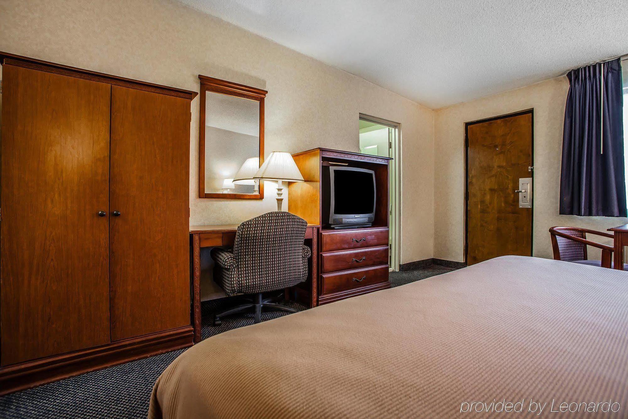 Knights Inn Montgomeryville Exteriör bild