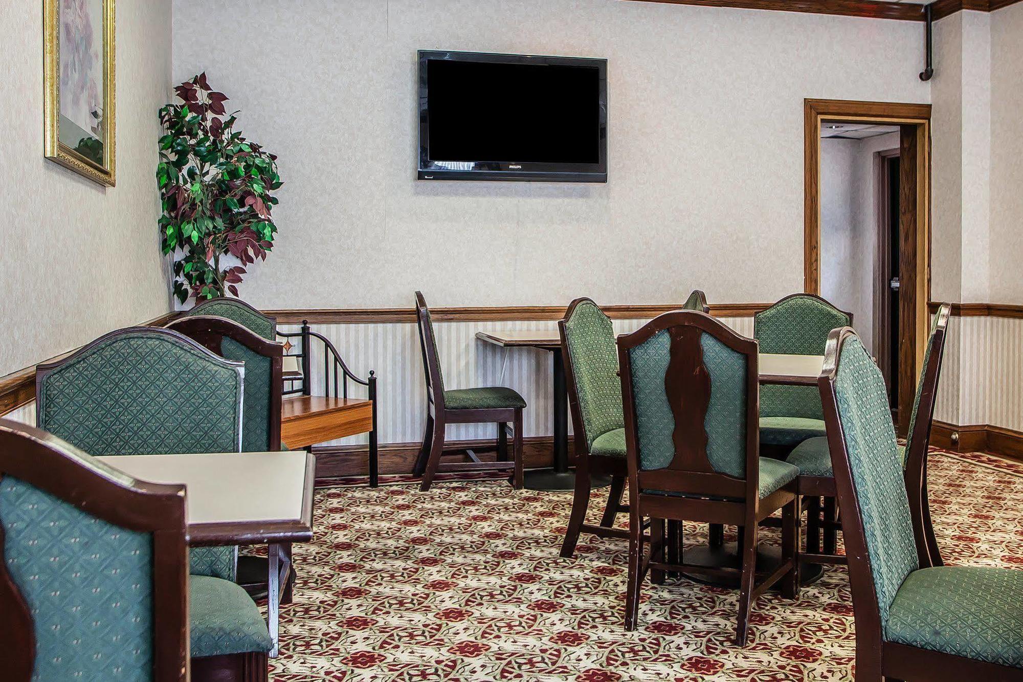 Knights Inn Montgomeryville Exteriör bild