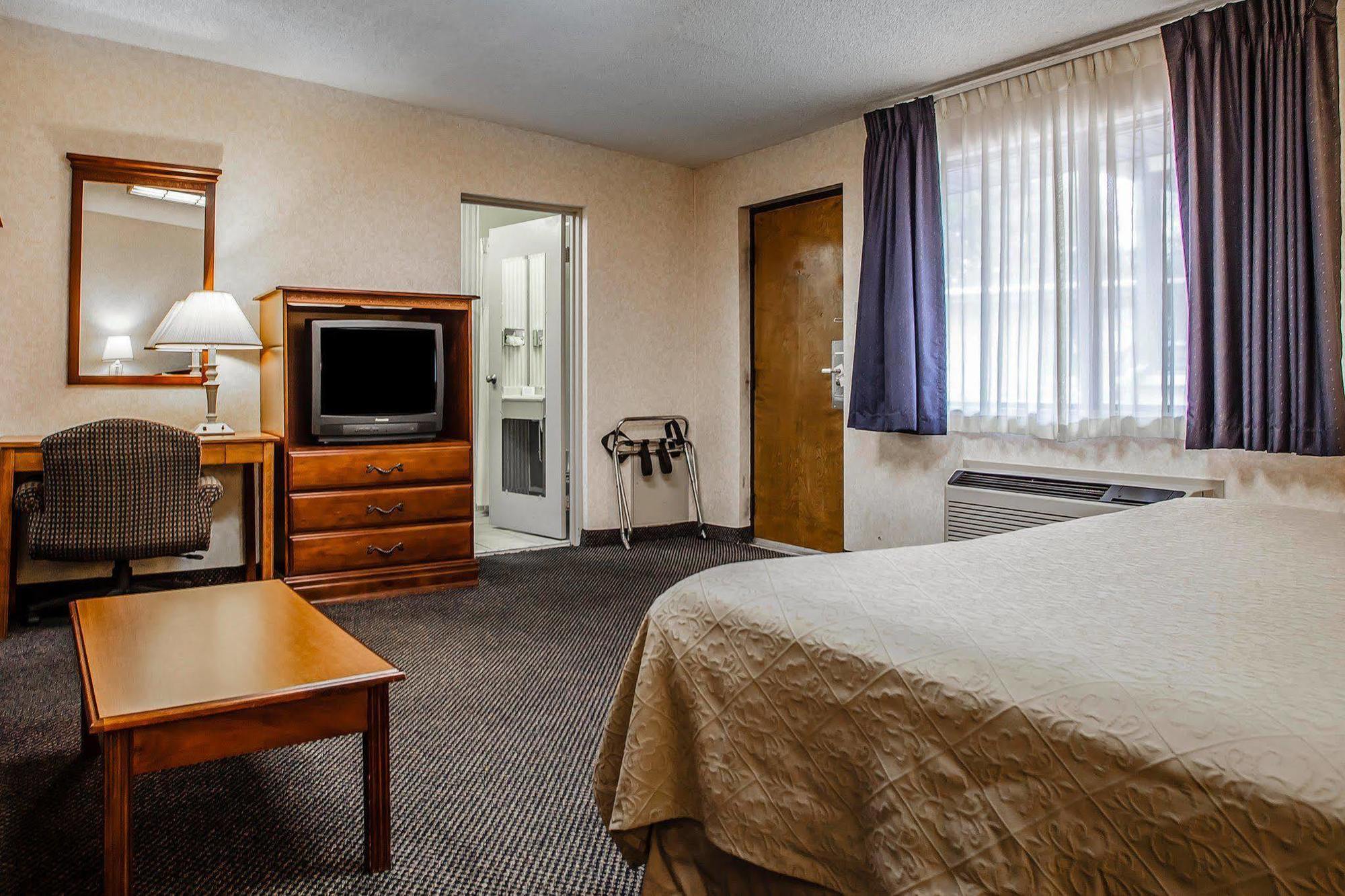 Knights Inn Montgomeryville Exteriör bild